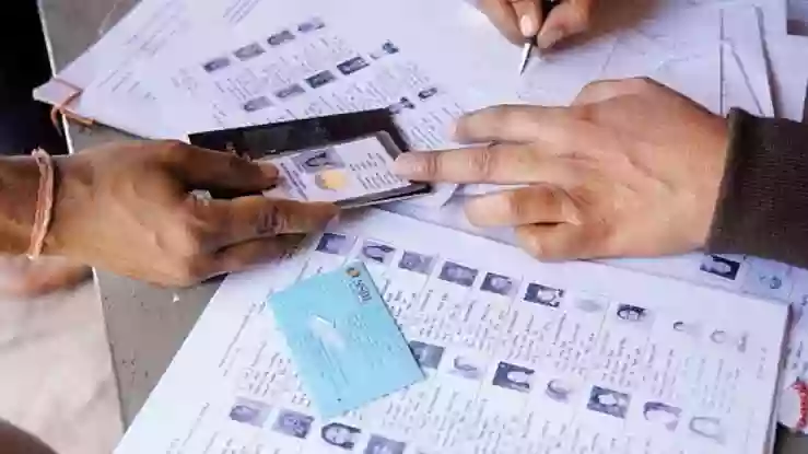 13,638 मतदान केंद्रों पर सुबह 8 बजे से जारी है दिल्ली नगर निगम चुनाव के लिए मतदान